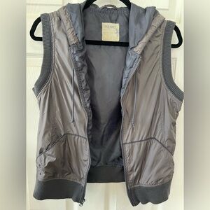 Old Navy Hooded, Sleeveless, zipper vest – Dark Gray, women’s medium